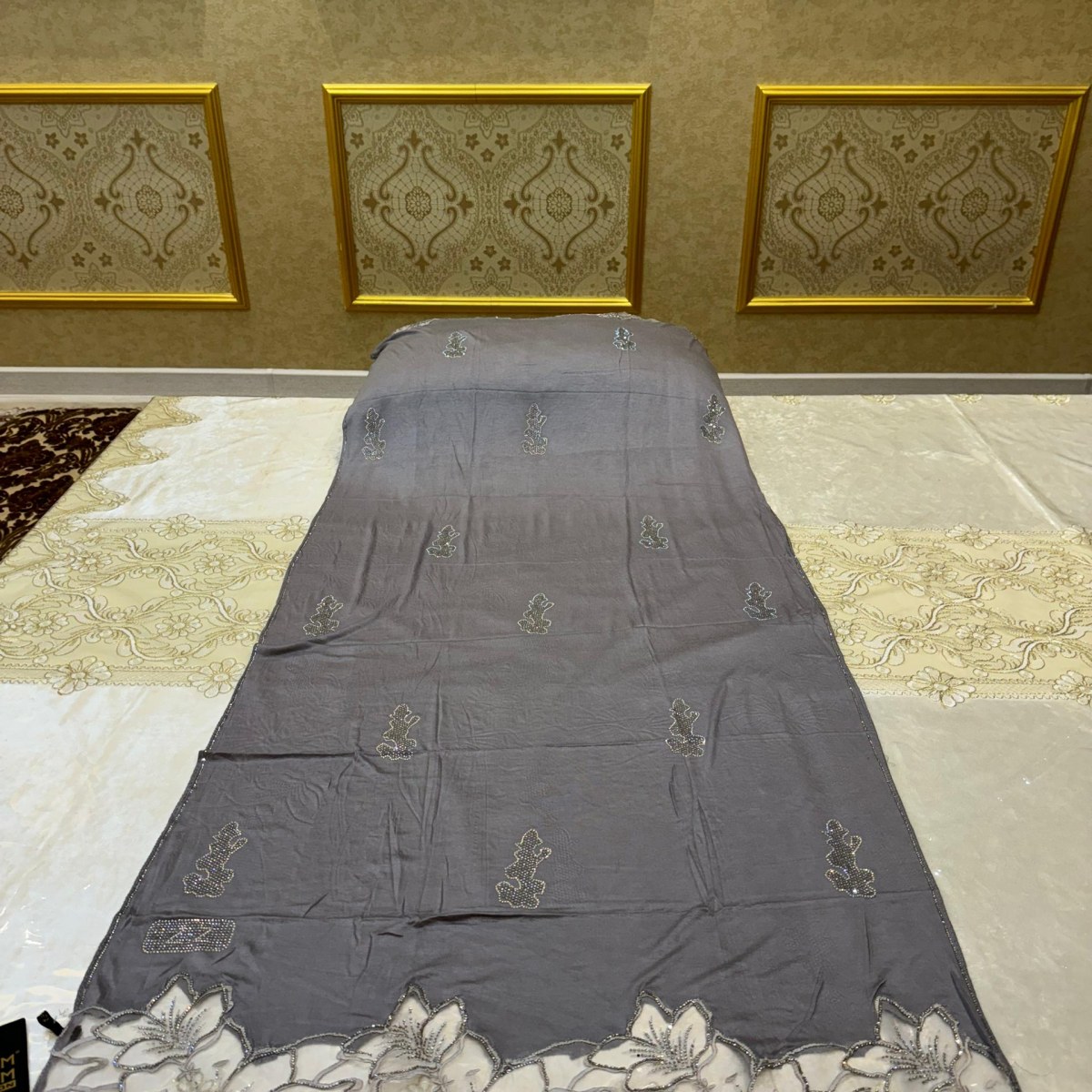Gallery image for Jersey Scarf with a flower design lace