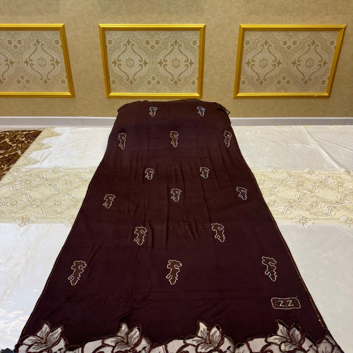 Gallery image for Jersey Scarf with a flower design lace