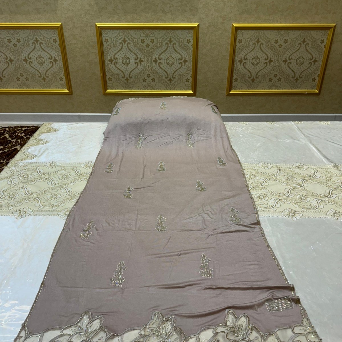 Gallery image for Jersey Scarf with a flower design lace