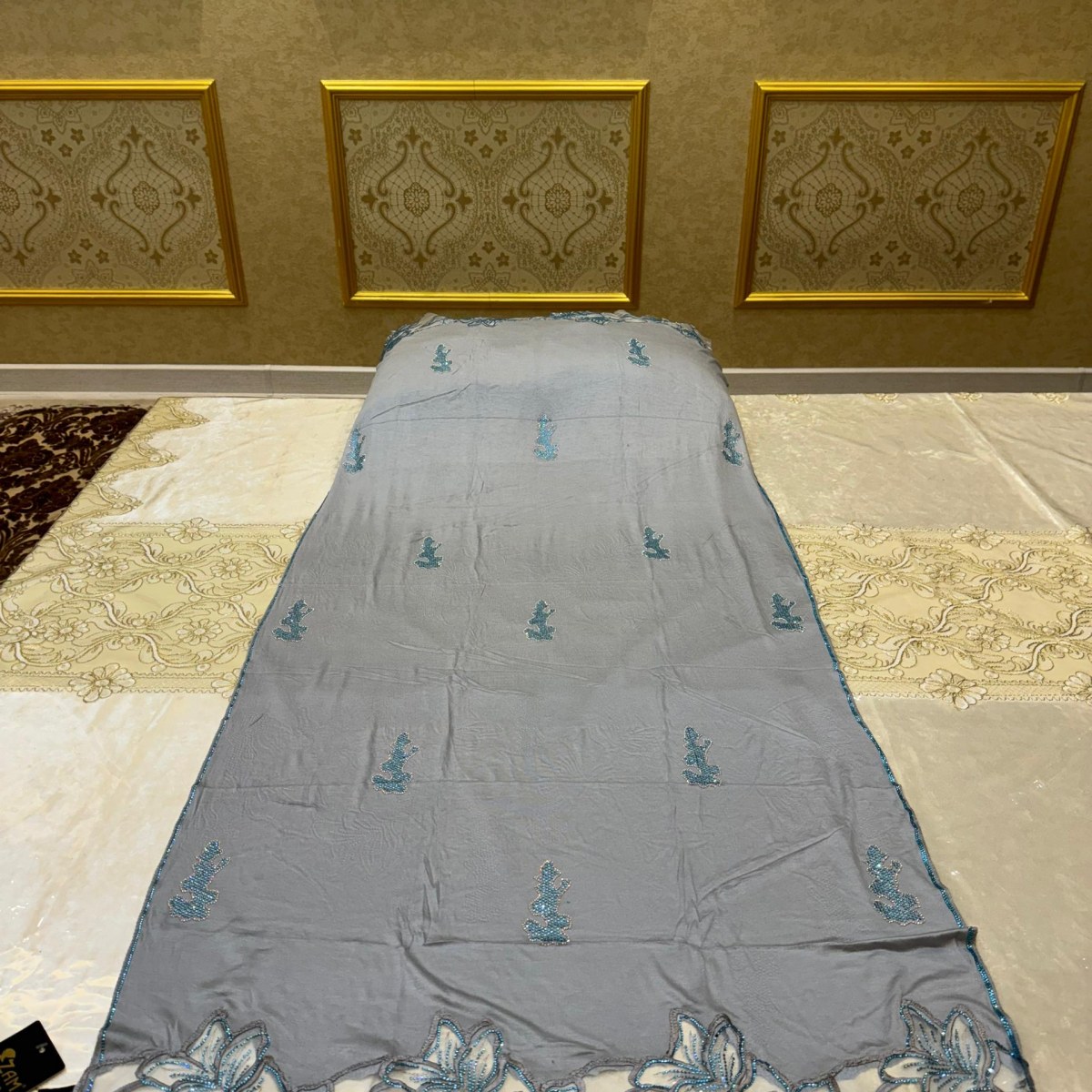 Gallery image for Jersey Scarf with a flower design lace