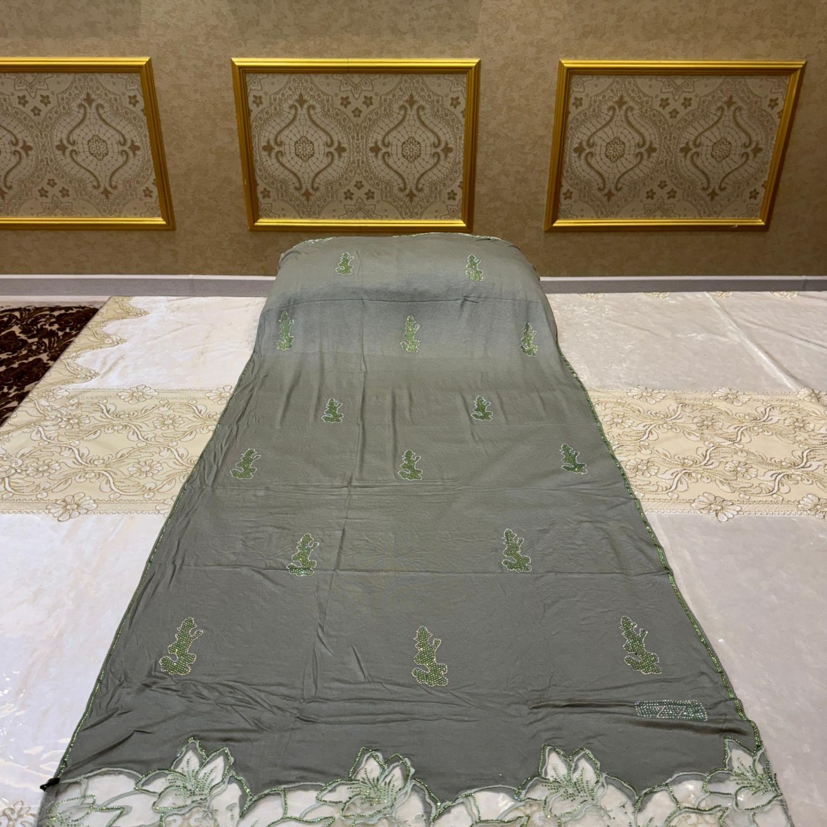 Gallery image for Jersey Scarf with a flower design lace