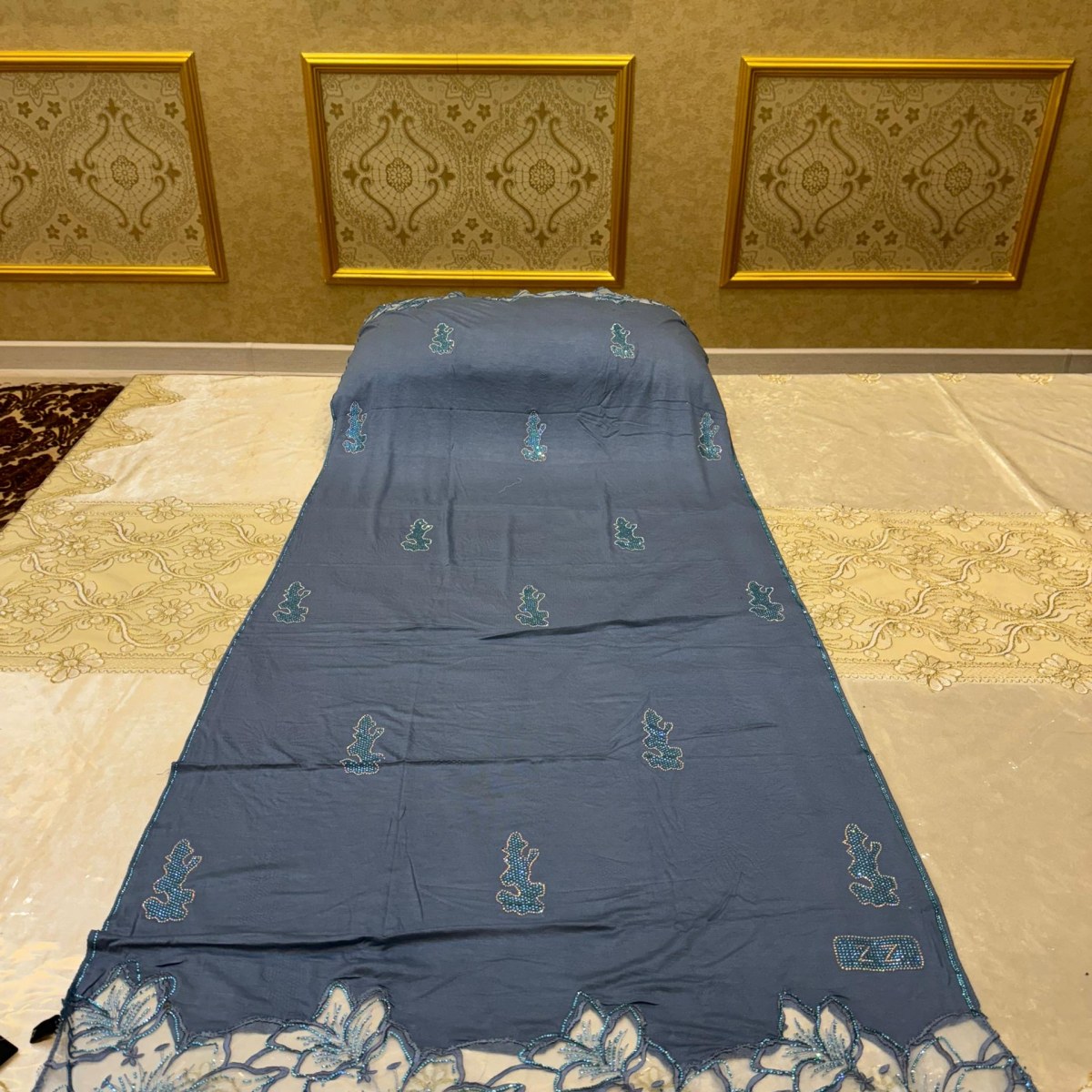 Gallery image for Jersey Scarf with a flower design lace