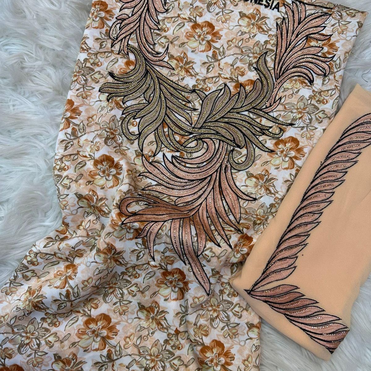 Gallery image for Silk mukhawwar embroidery with sheila served with stone