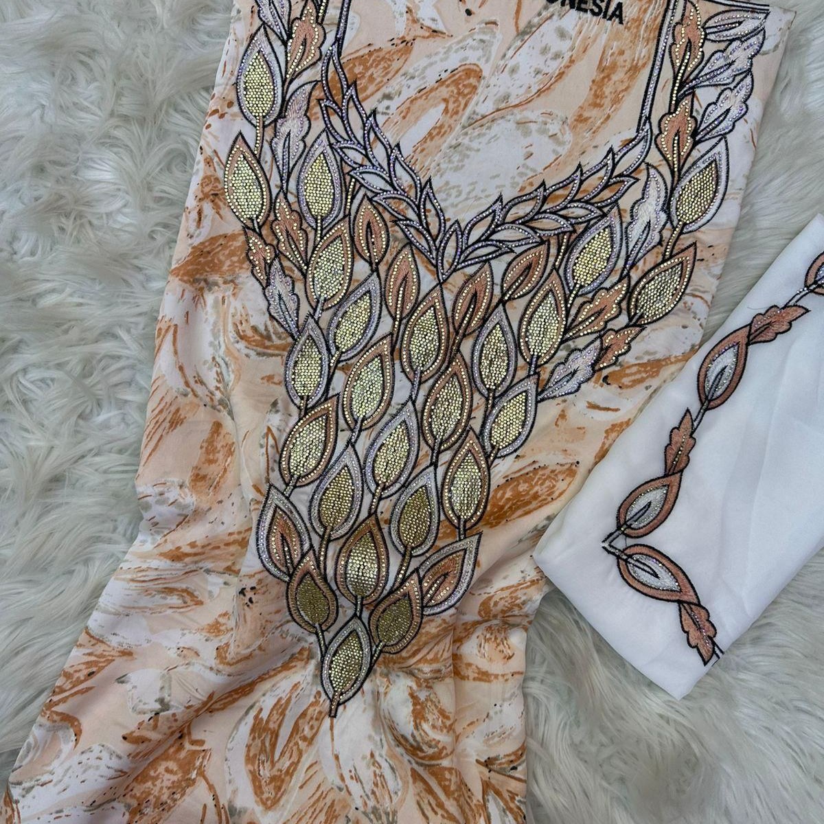 Gallery image for Silk mukhawwar embroidery with sheila served with stone