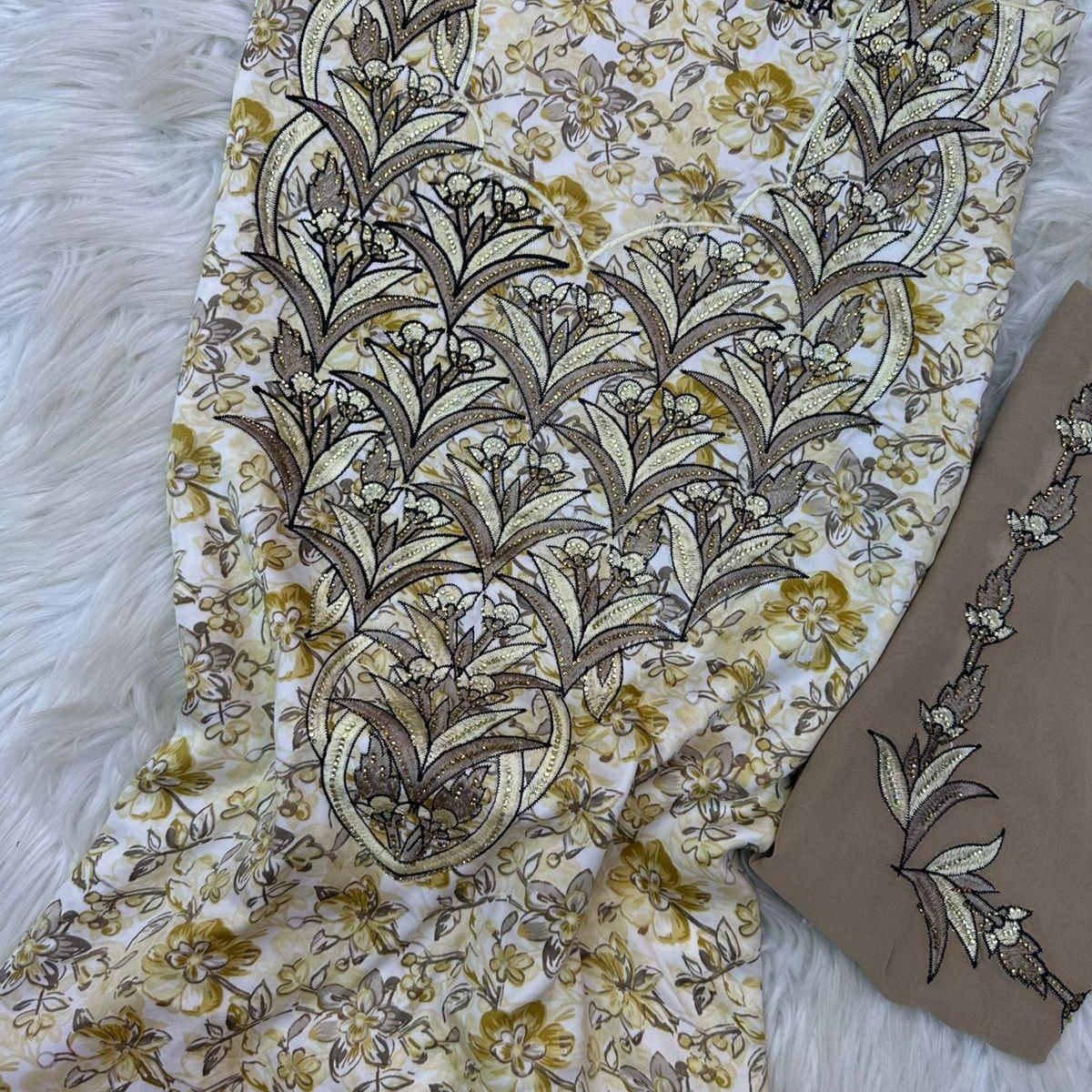 Gallery image for Silk mukhawwar embroidery with sheila served with stone