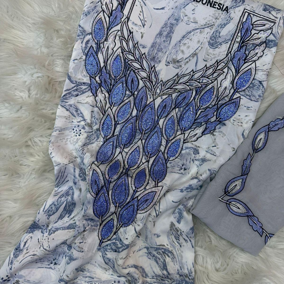 Gallery image for Silk mukhawwar embroidery with sheila served with stone