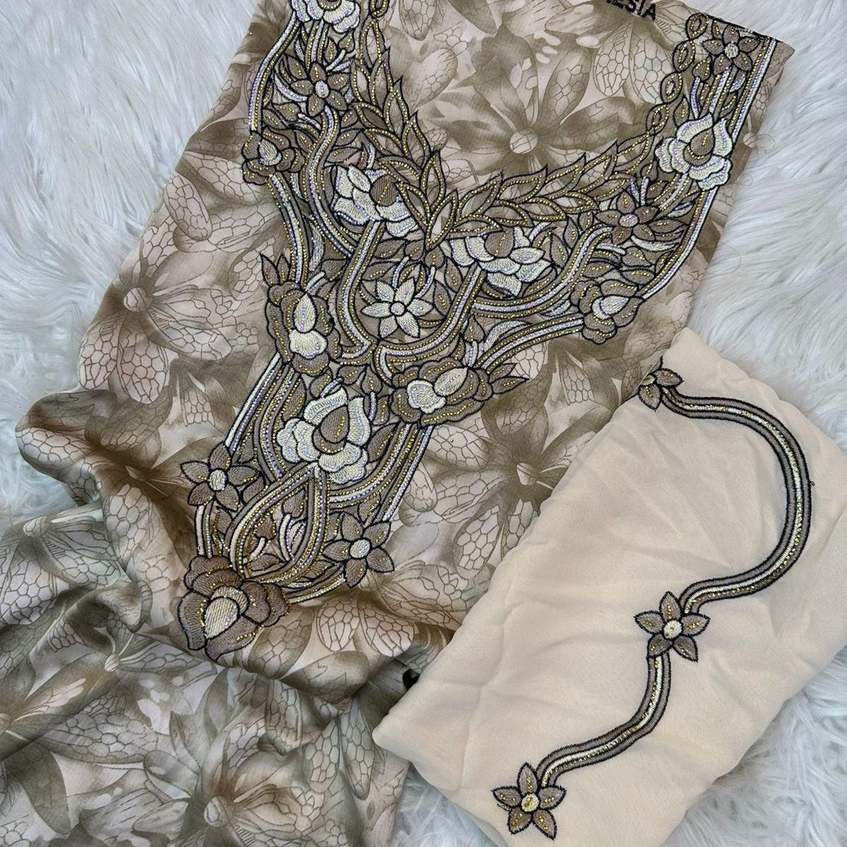Gallery image for Silk mukhawwar embroidery stone Y-05 (2)