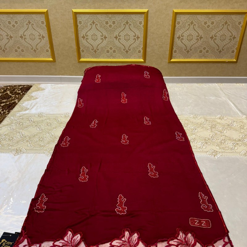 Jersey Scarf with a flower design lace